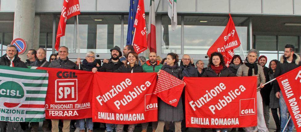L’assemblea in pressing «Arrivano 29 assunzioni» 