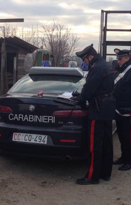 Madre e figlio arrestati, padre denunciato 