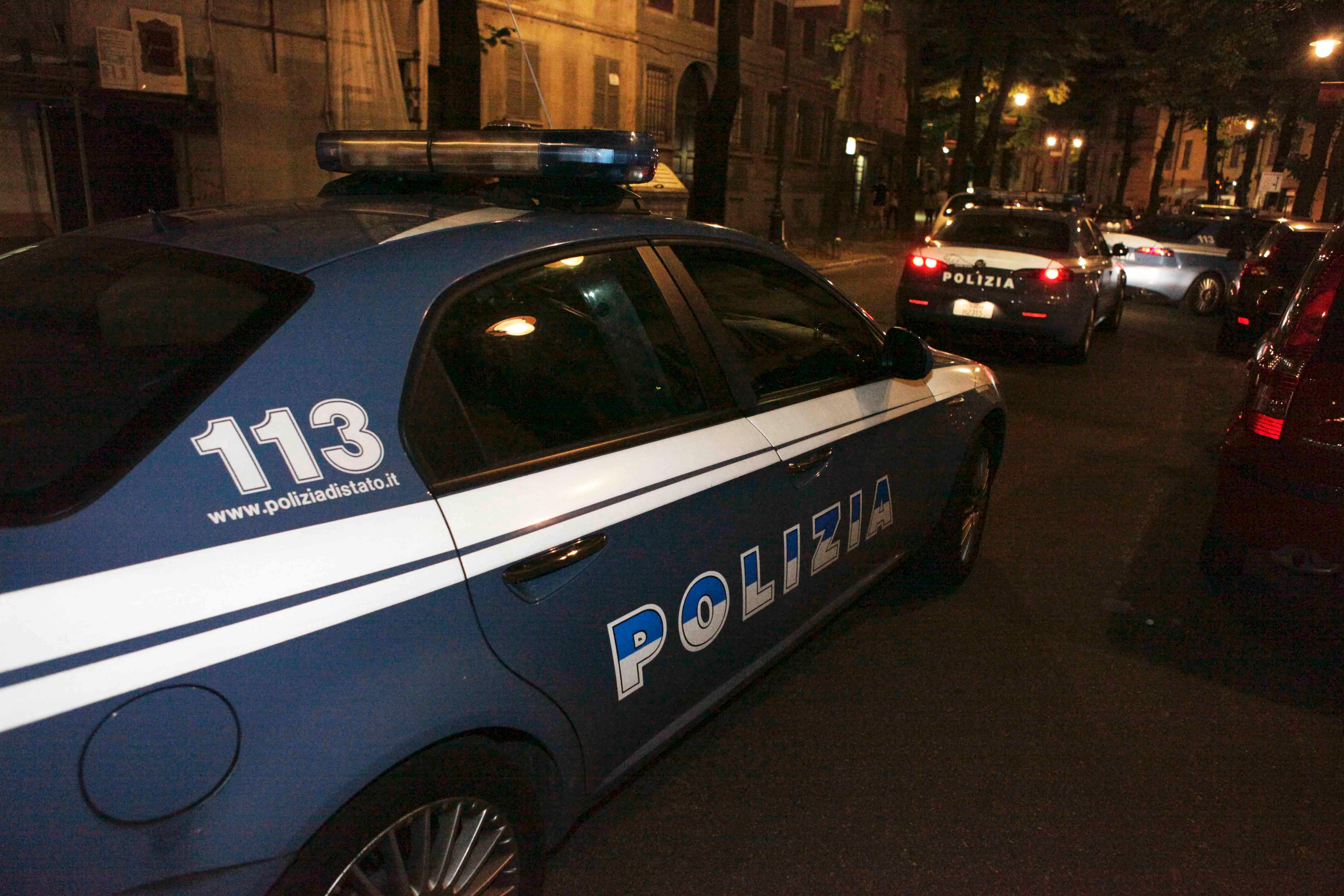 Reggio Emilia, violenta lite in corso Garibaldi: volano pugni e spintoni 