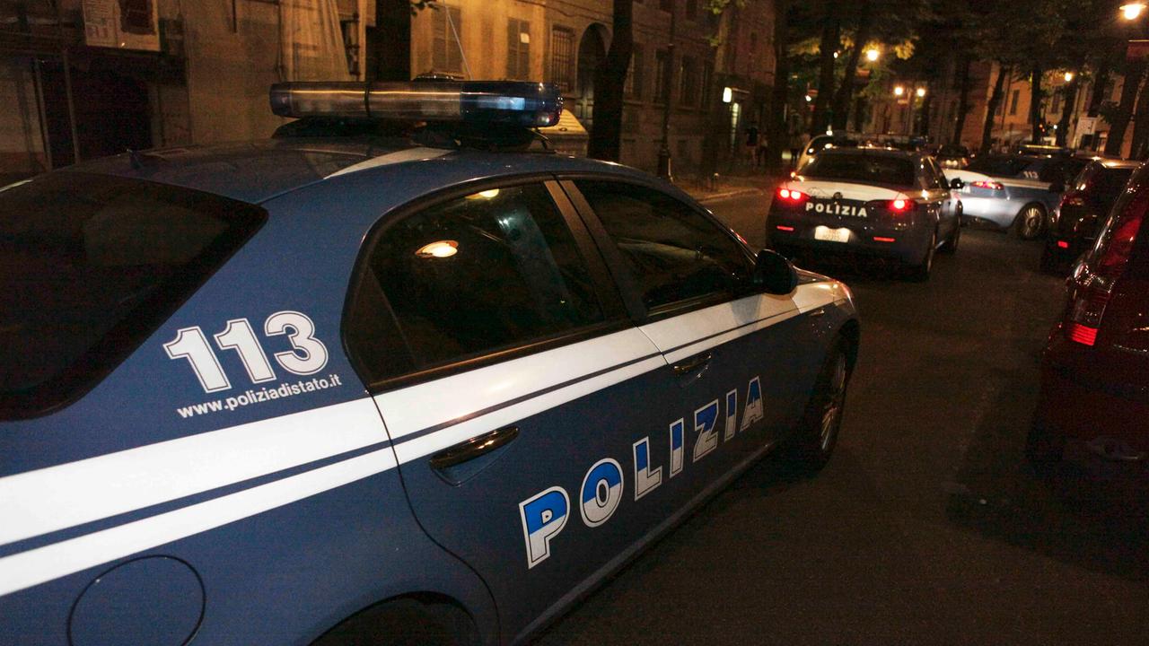 Reggio Emilia, violenta lite in corso Garibaldi: volano pugni e spintoni