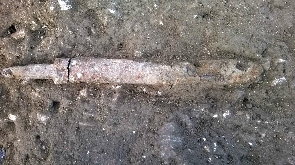 L'antico gladio romano trovato dagli archeologi a Porto Torres