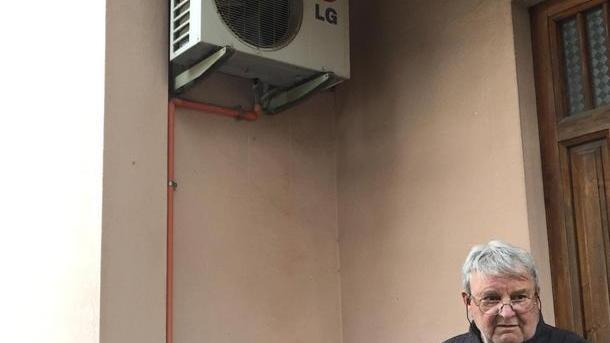«C’è un uomo che spara vicino a scuola»