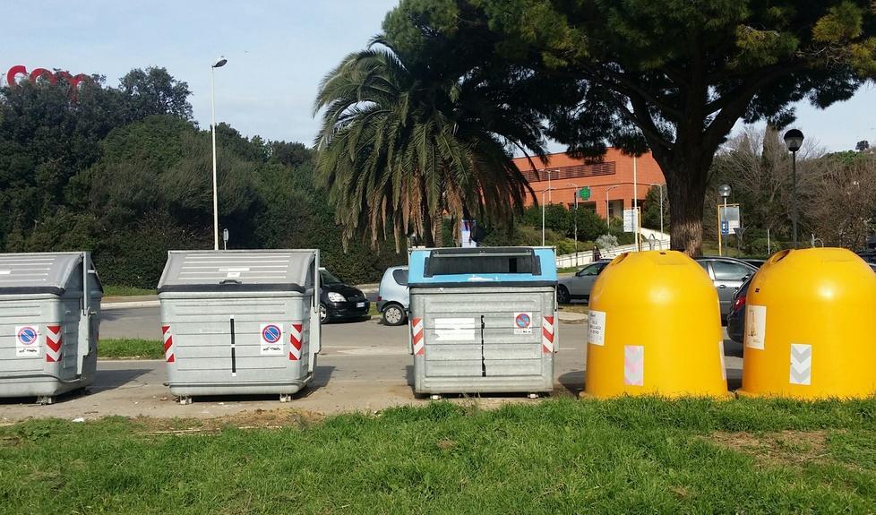 Ibrahim e quella borsa trovata rovistando tra i cassonetti 