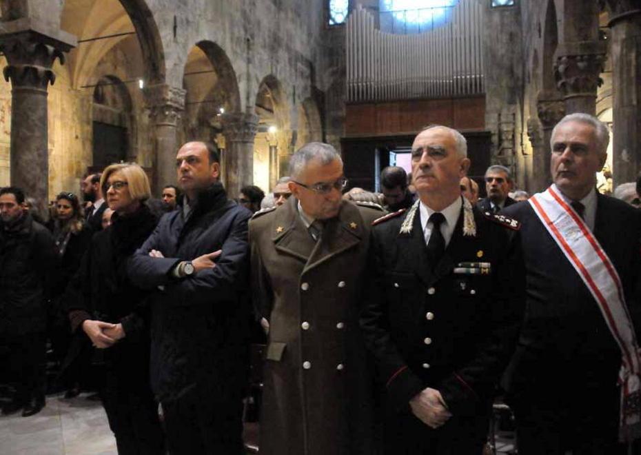 Lacrime e rabbia nel ricordo di Antonio