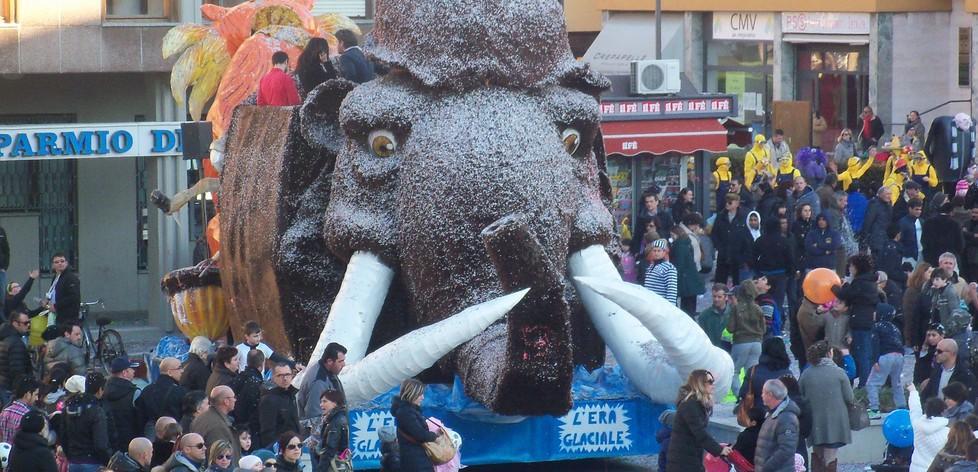 Domani sfileranno i carri del carnevale
