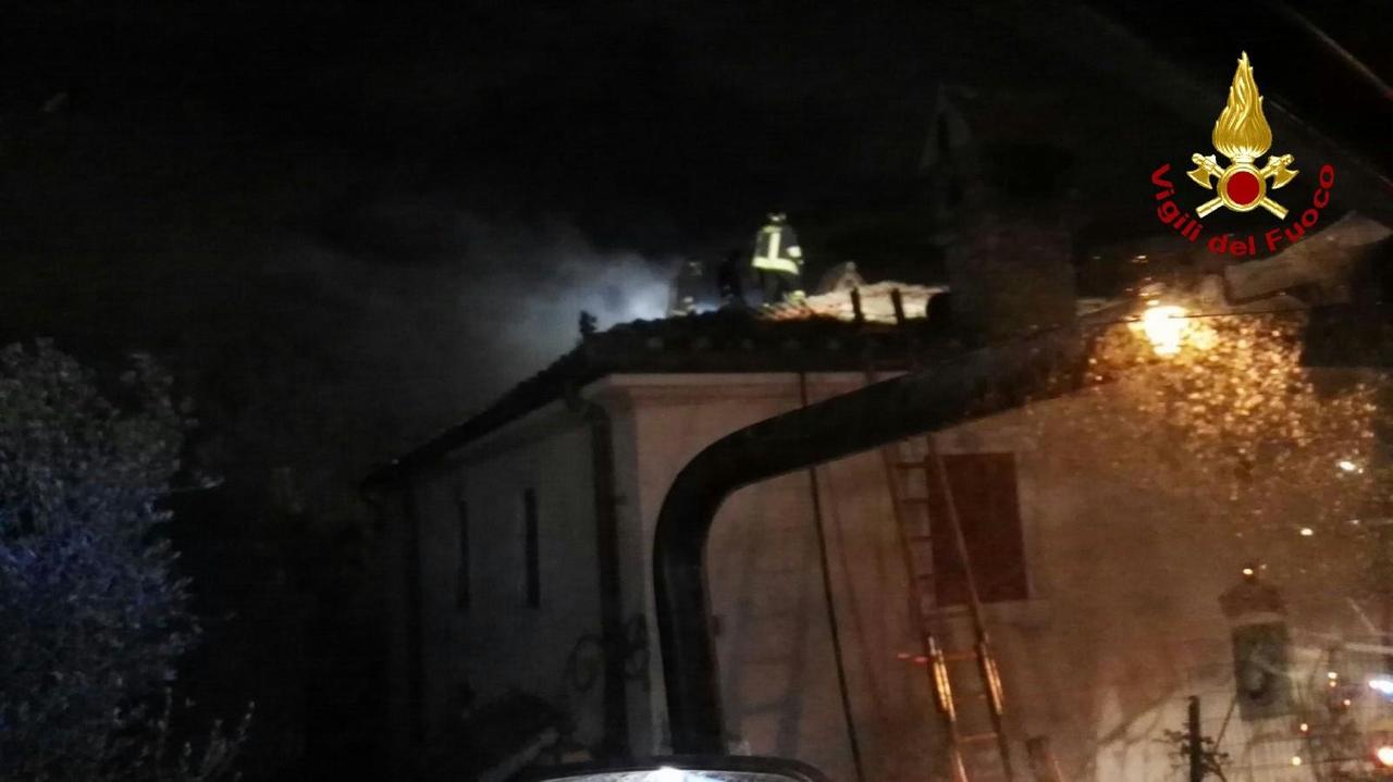 Il tetto in fiamme