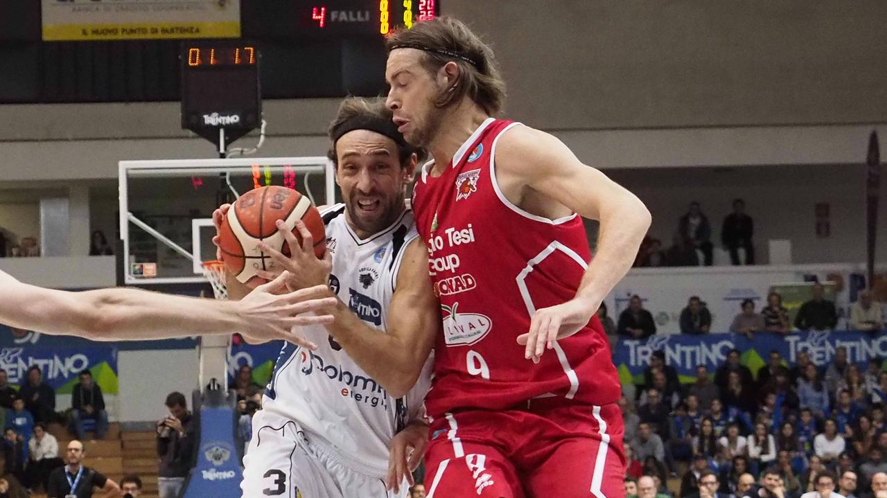 Michele Antonutti nella partita d'andata contro Trento