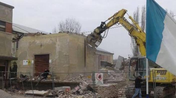 Tresigallo, abbattuto un edificio razionalista