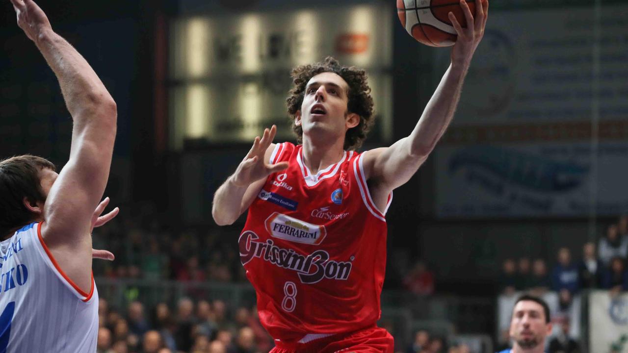 La Grissin Bon sbanca Cantù (70-74) e torna in vetta