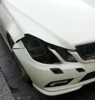 Ora rubano anche i fari dalle auto parcheggiate