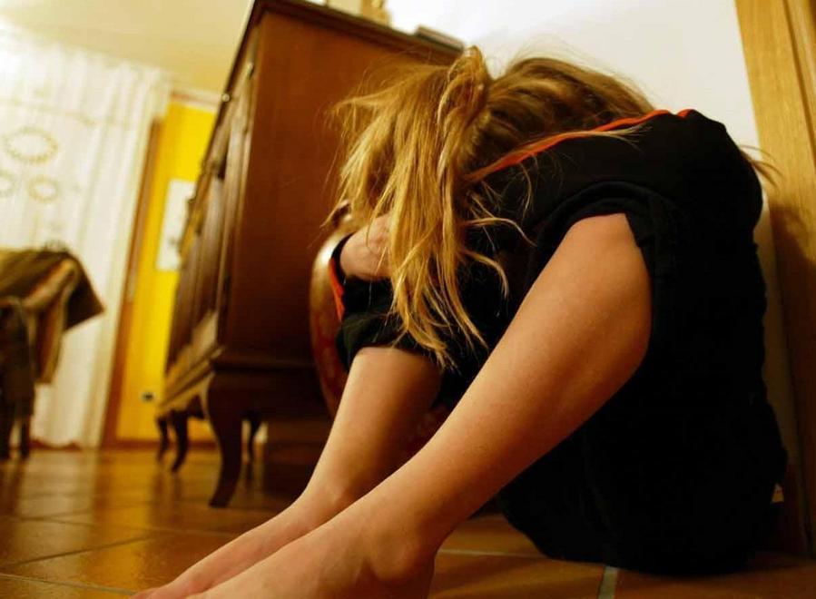 Marito manesco, allontanato da casa per maltrattamenti 