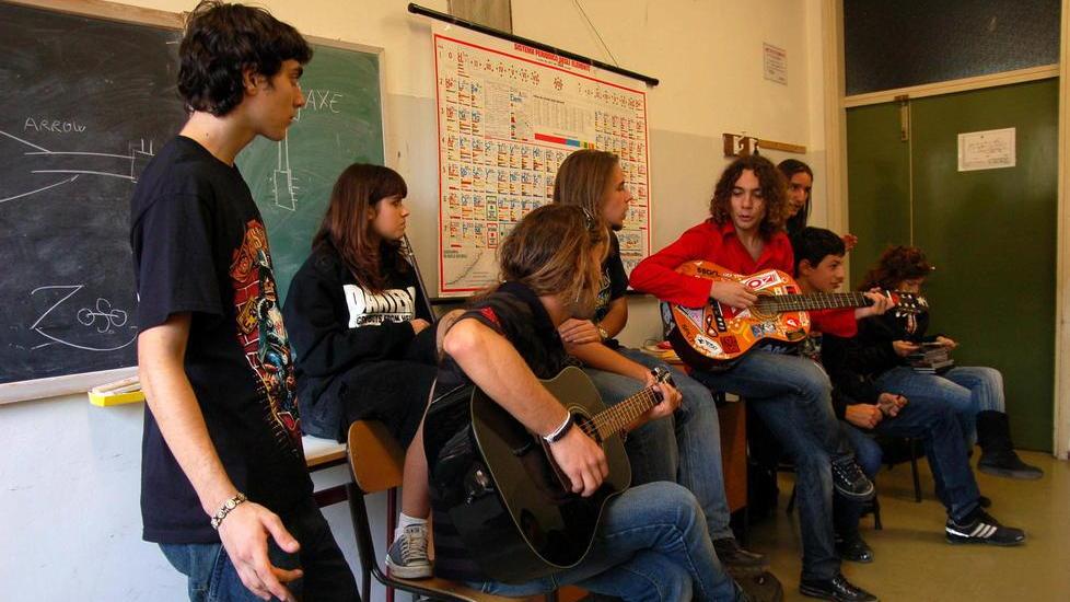 Apre il laboratorio musicale dove si combatte il disagio