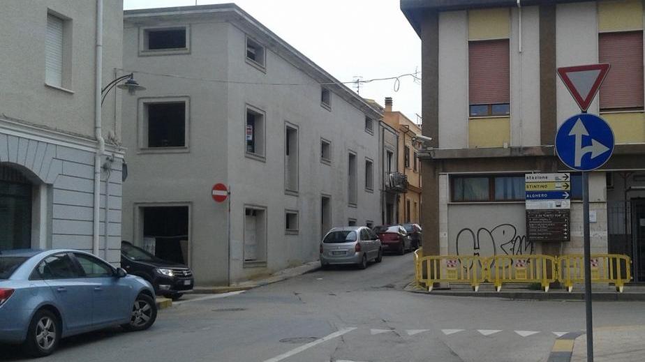 Incrocio pericoloso in via Azuni