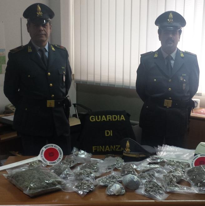 In casa 2 chili di marijuana ventenne patteggia 16 mesi 