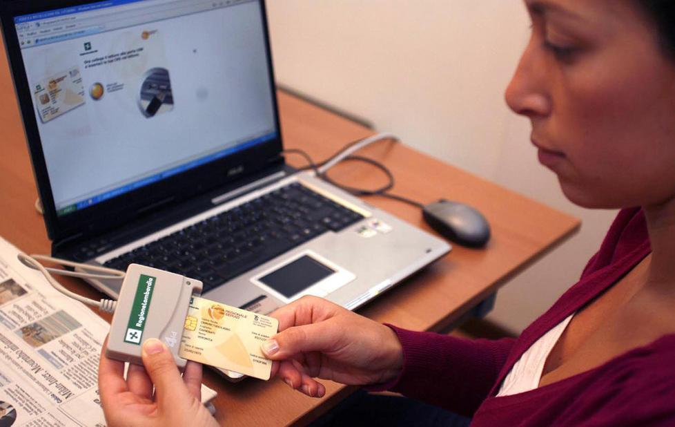Nuova tessera sanitaria: i tanti ostacoli del lettore fai-da-te 