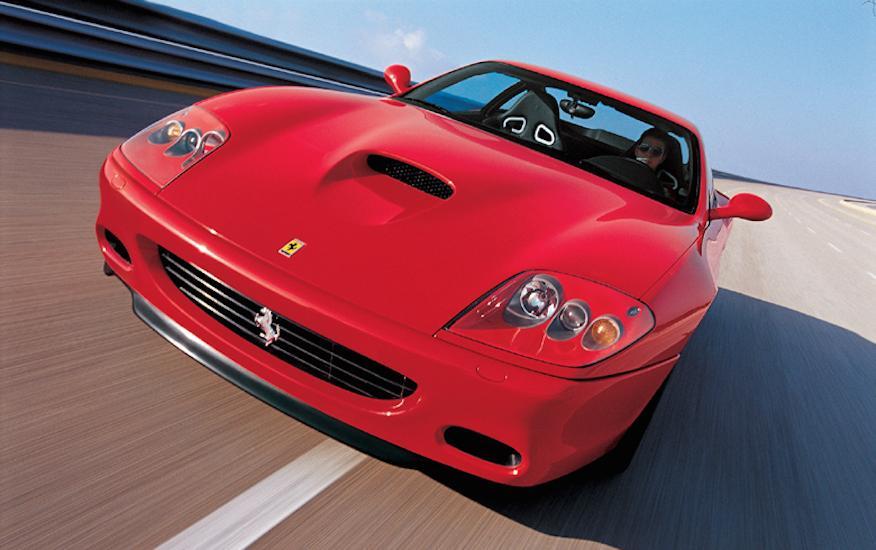 Una Ferrari senza targa anteriore (foto d'archivio)