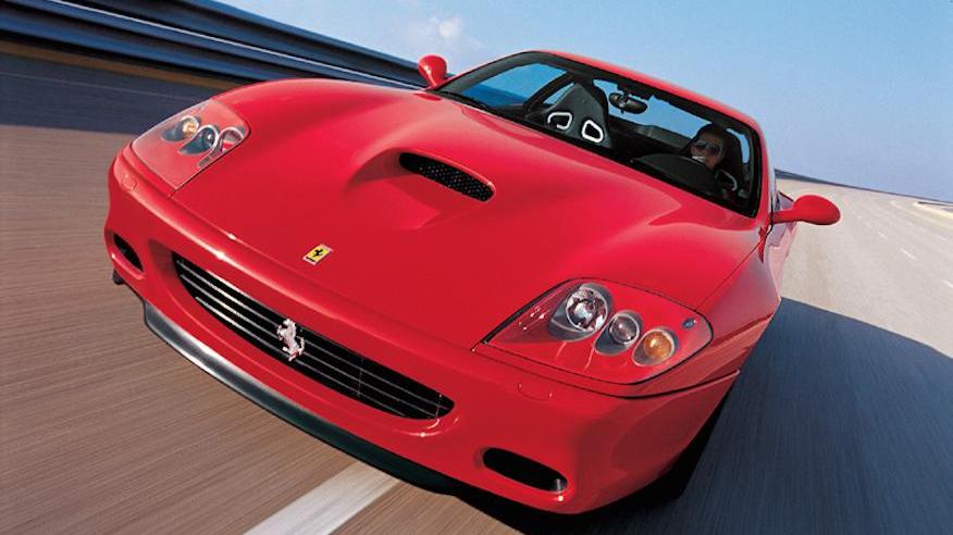 Una Ferrari senza targa anteriore (foto d'archivio)