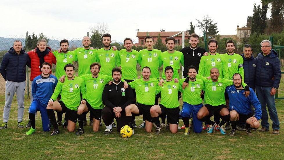 Ferruzza vince il big-match e prova la fuga
