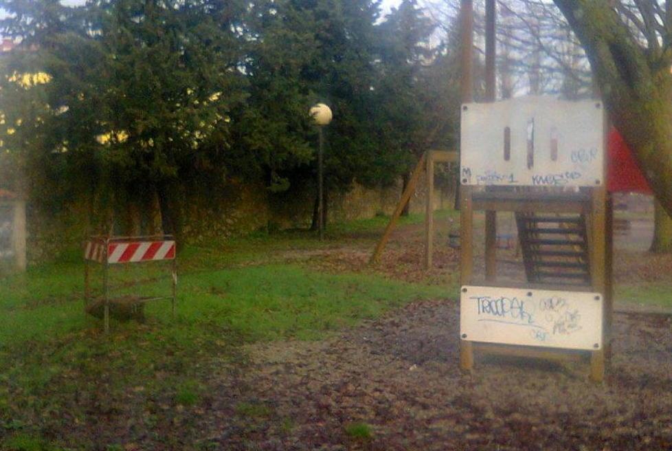 Degrado nel parco di Athena 