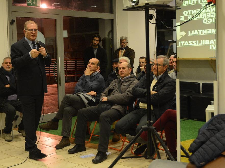 La sede di piazza Mercato fa il pieno per Peppino Mela 