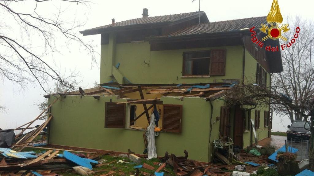 La villetta in cui è avvenuta l'esplosione (foto vigili del fuoco)
