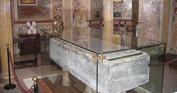La città e il suo santo una storia raccontata sui muri del Duomo 