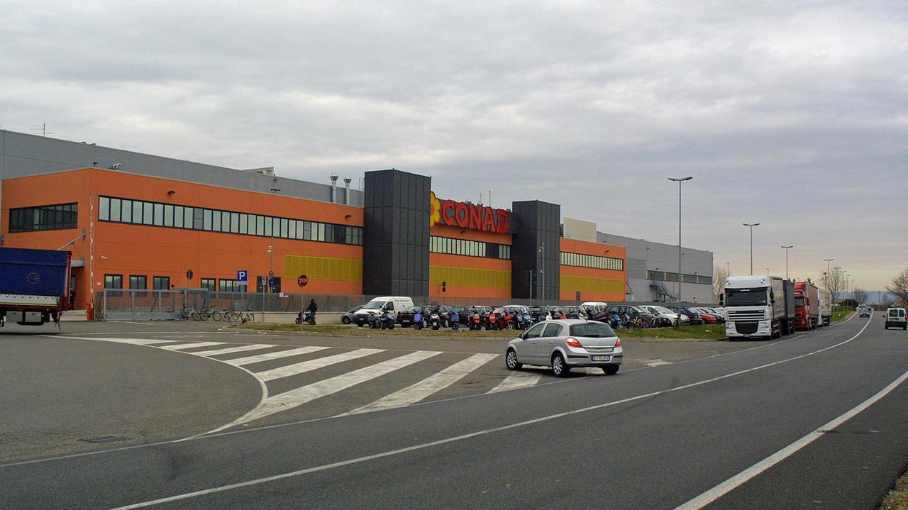 Il magazzino della Conad nel comune di Montopoli Valdarno