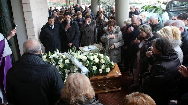 L'ultimo saluto a Ida Maccioni, morta di meningite a 65 anni