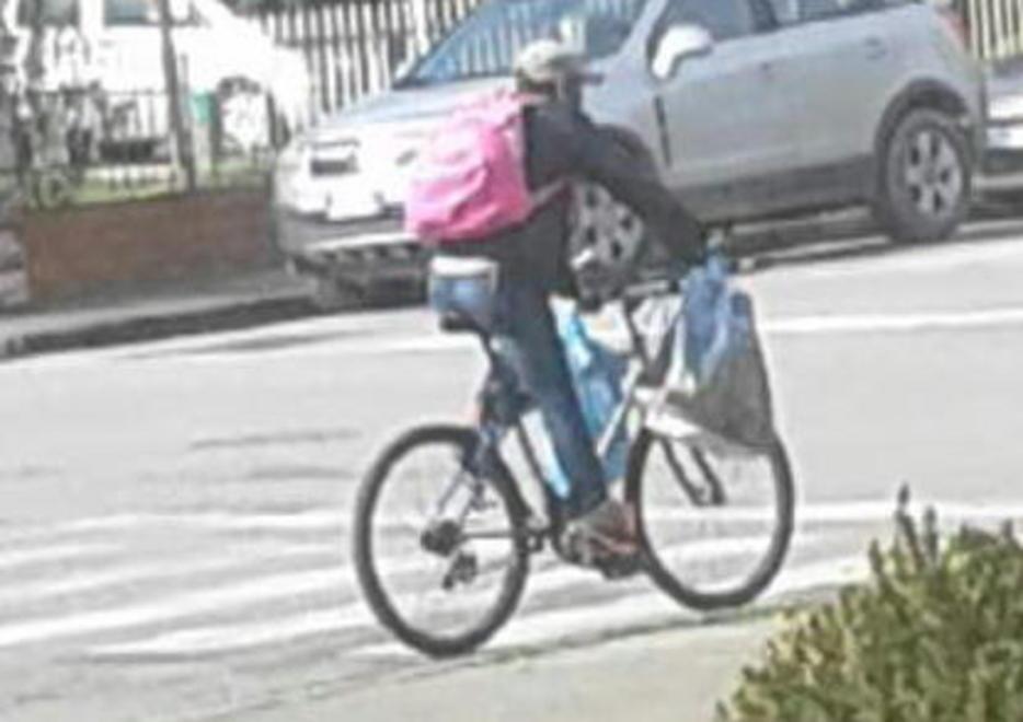 Nuovi raid nei cassonetti dei vestiti 