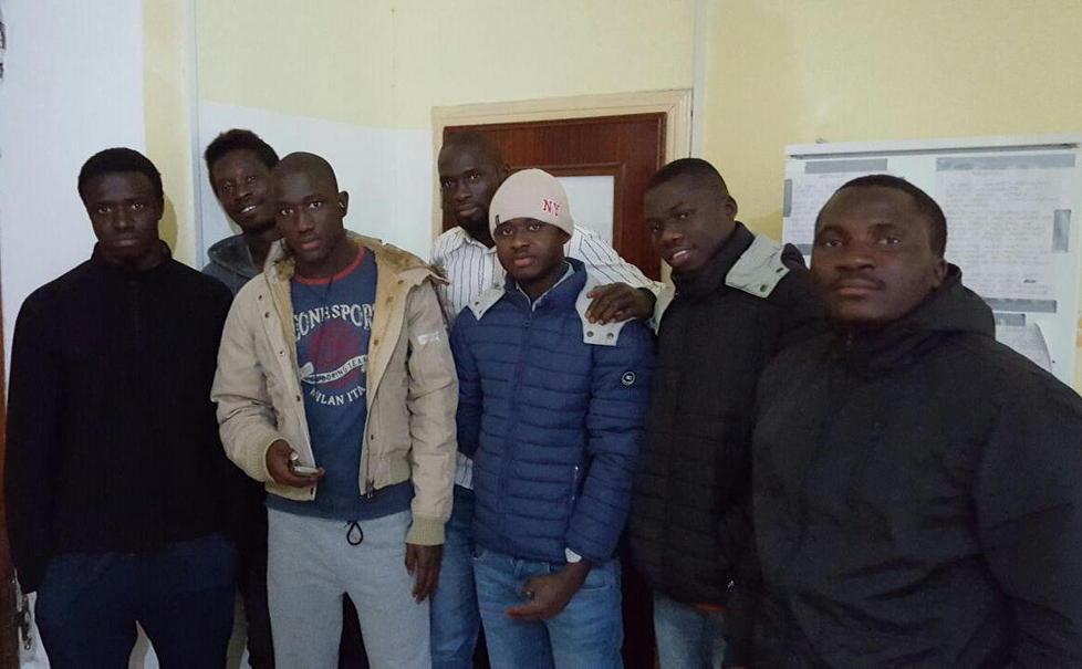 I migranti recuperano il vecchio castagneto 