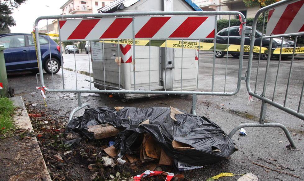 Eternit abbandonato, l’ira dei residenti