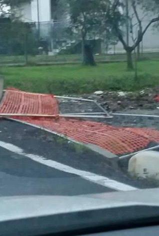Strade con buche, cantieri a metà. Facciamo un comitato