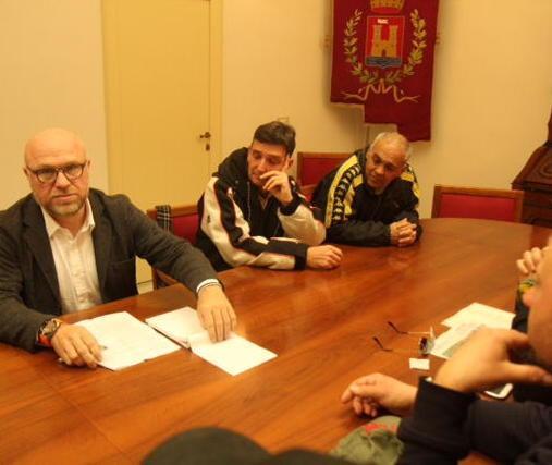 Operai ex Trw in Comune e il sindaco “chiama” Rossi 