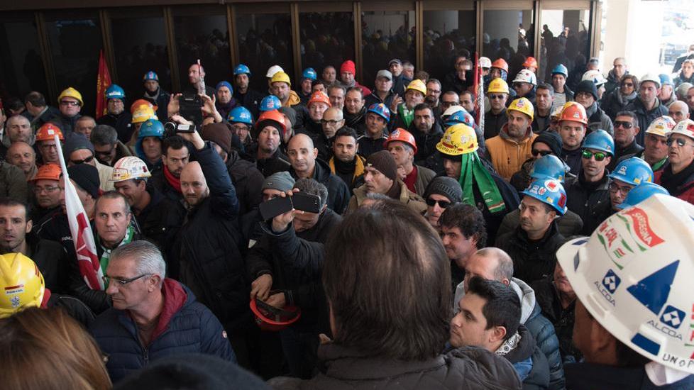 Vertenza Alcoa, il consiglio regionale si appella al Governo