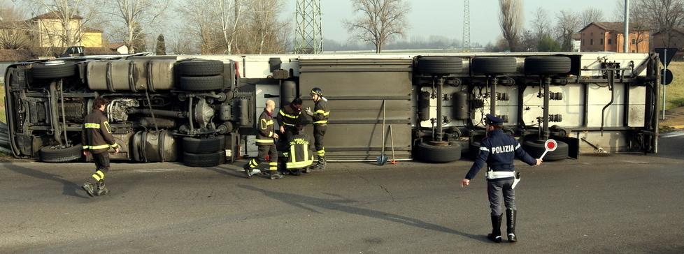L’autista ubriaco correva agli 85 all’ora