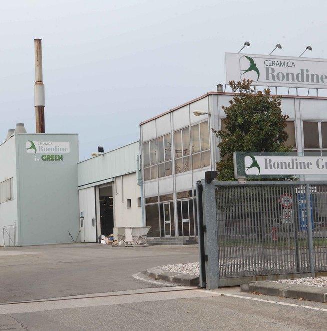 Nuovi test contro gli odori alla ceramica “Rondine” 