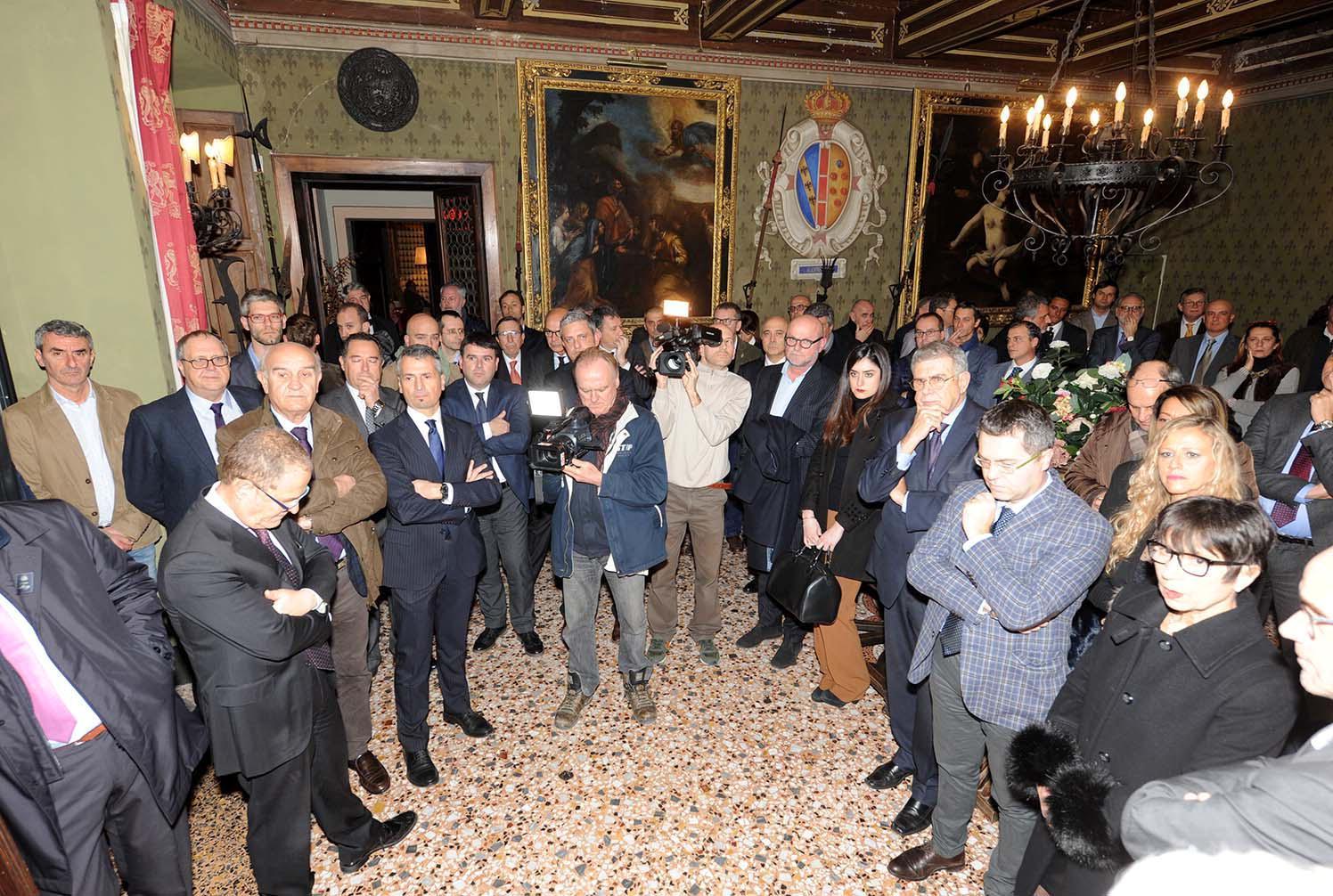 Nico De Angelis parla agli imprenditori (foto PaBar)