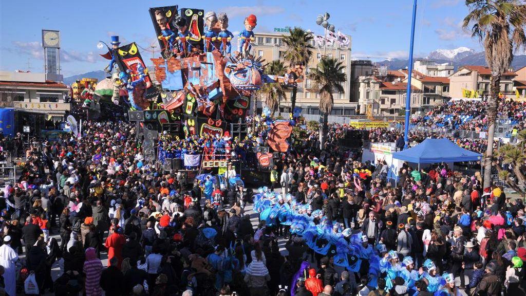 Una sfilata di Carnevale a Viareggio