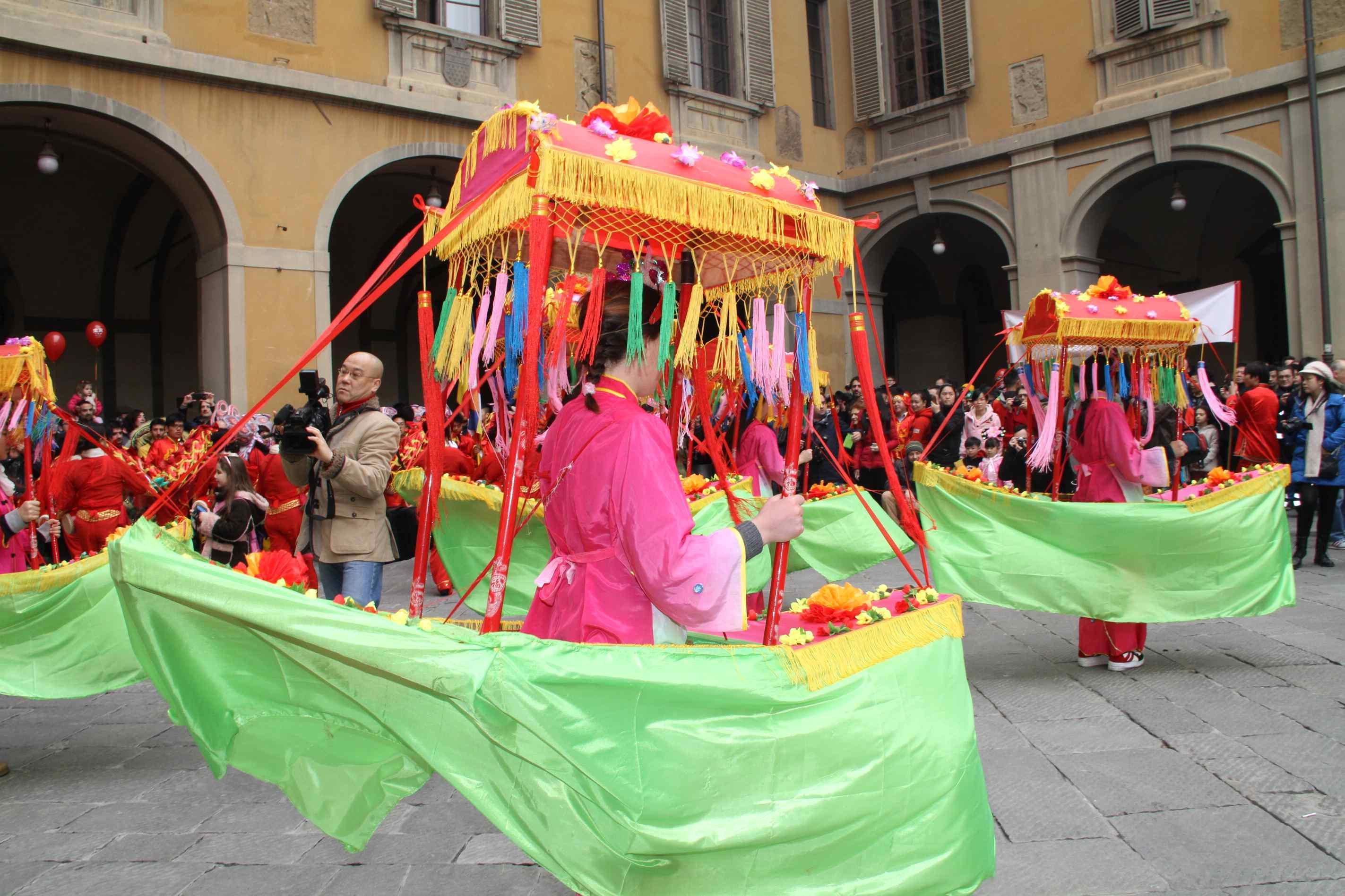 Uno dei festeggiamenti del Capodanno cinese a Prato (foto Batavia)