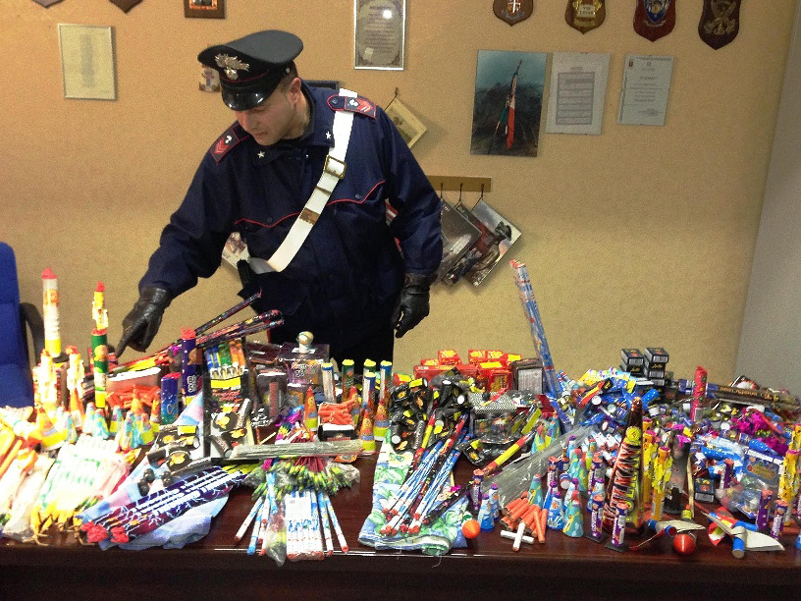 Un sequestro di fuochi d'artificio da parte dei carabinieri