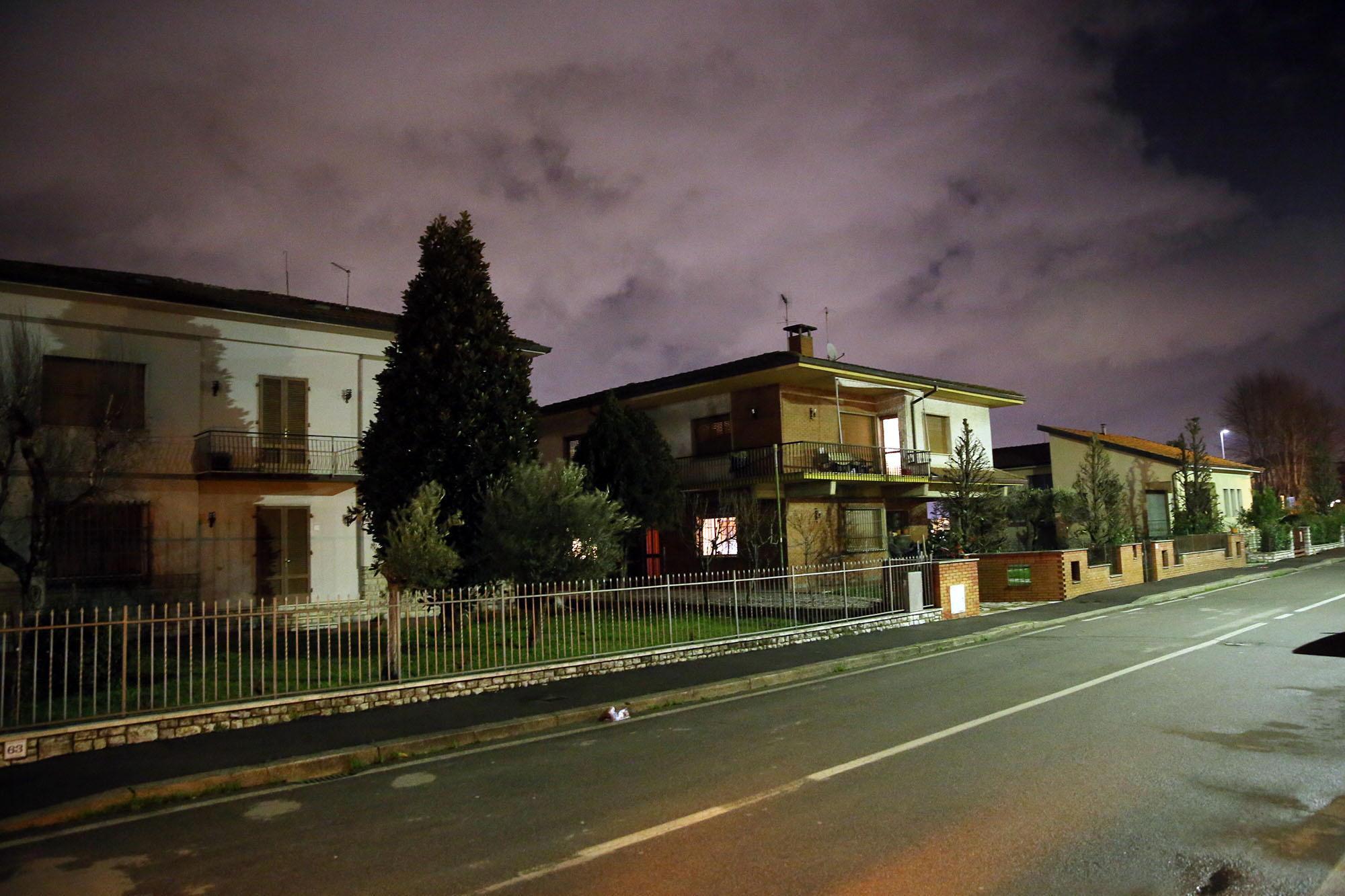 Via Vittorio Veneto, la strada dove è avvenuto l'infortunio (foto Nucci)