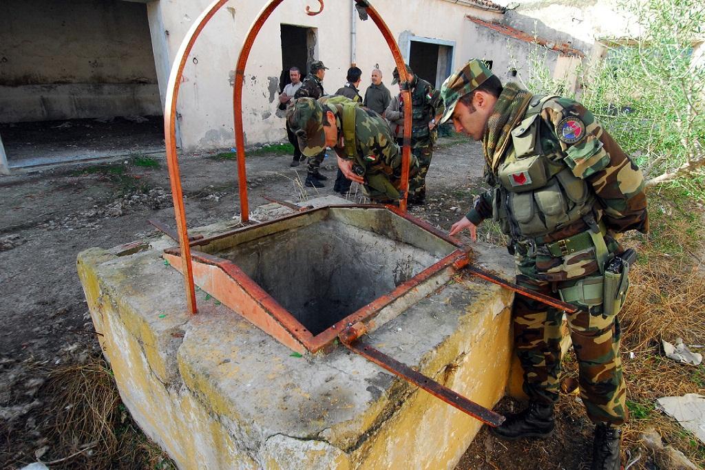 Il pozzo nel quale furono trovati i cadaveri di Pietrina Mastrone e Tiziano Cocco