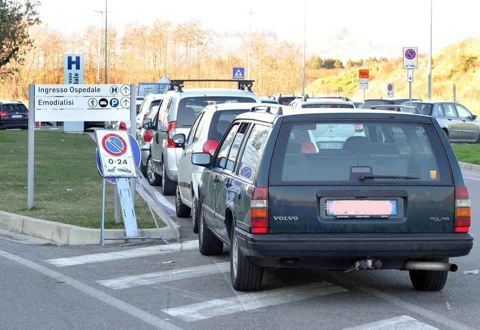 I parcheggi fuorilegge non si fermano 
