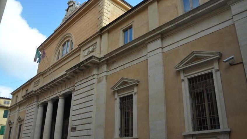 Droga sequestrata e due giovani nei guai