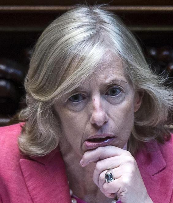 Il ministro e la maestra di Pavullo: «Già sospesa, rischia il licenziamento» 