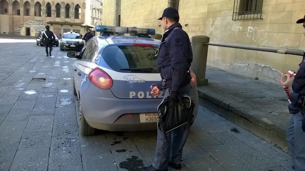 La borsa recuperata nel bar dalla Polizia