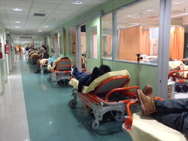 Pronto soccorso del Santo Stefano congestinato (foto Batavia)