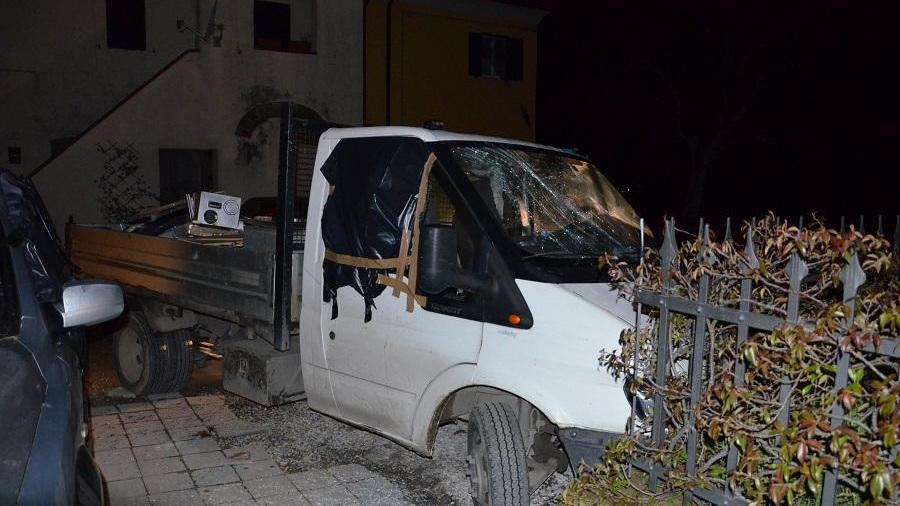 Un furgone danneggiato dal 31enne