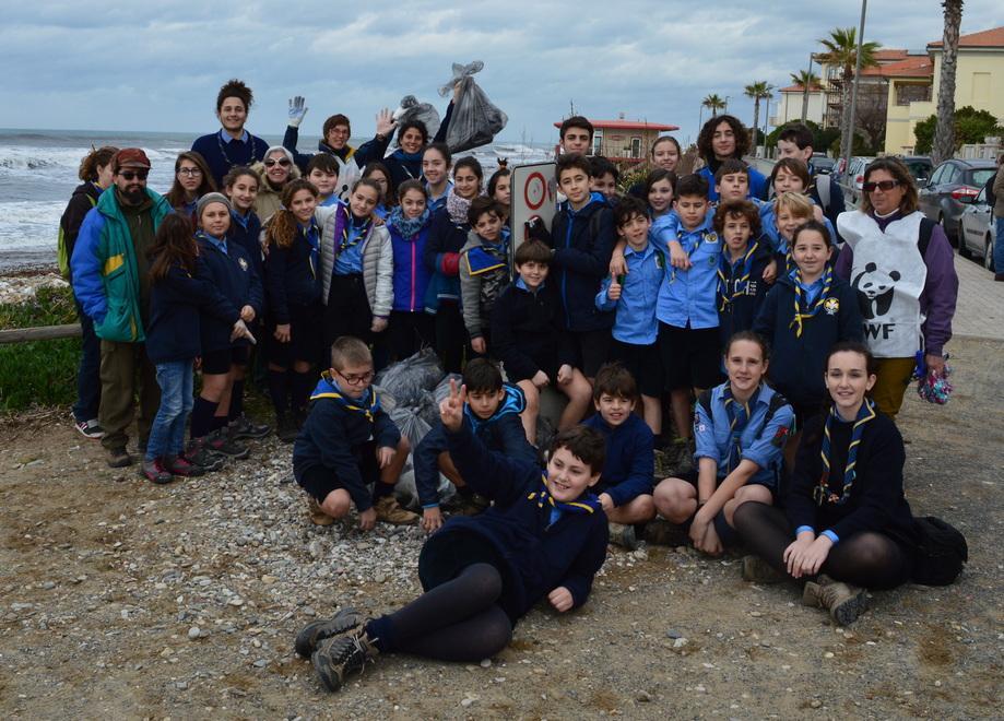 Spiaggia pulita grazie agli scout