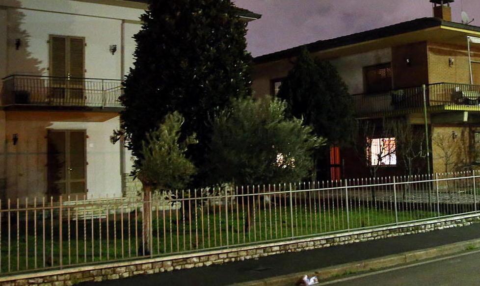 Precipita dal terrazzo mentre esegue dei lavori